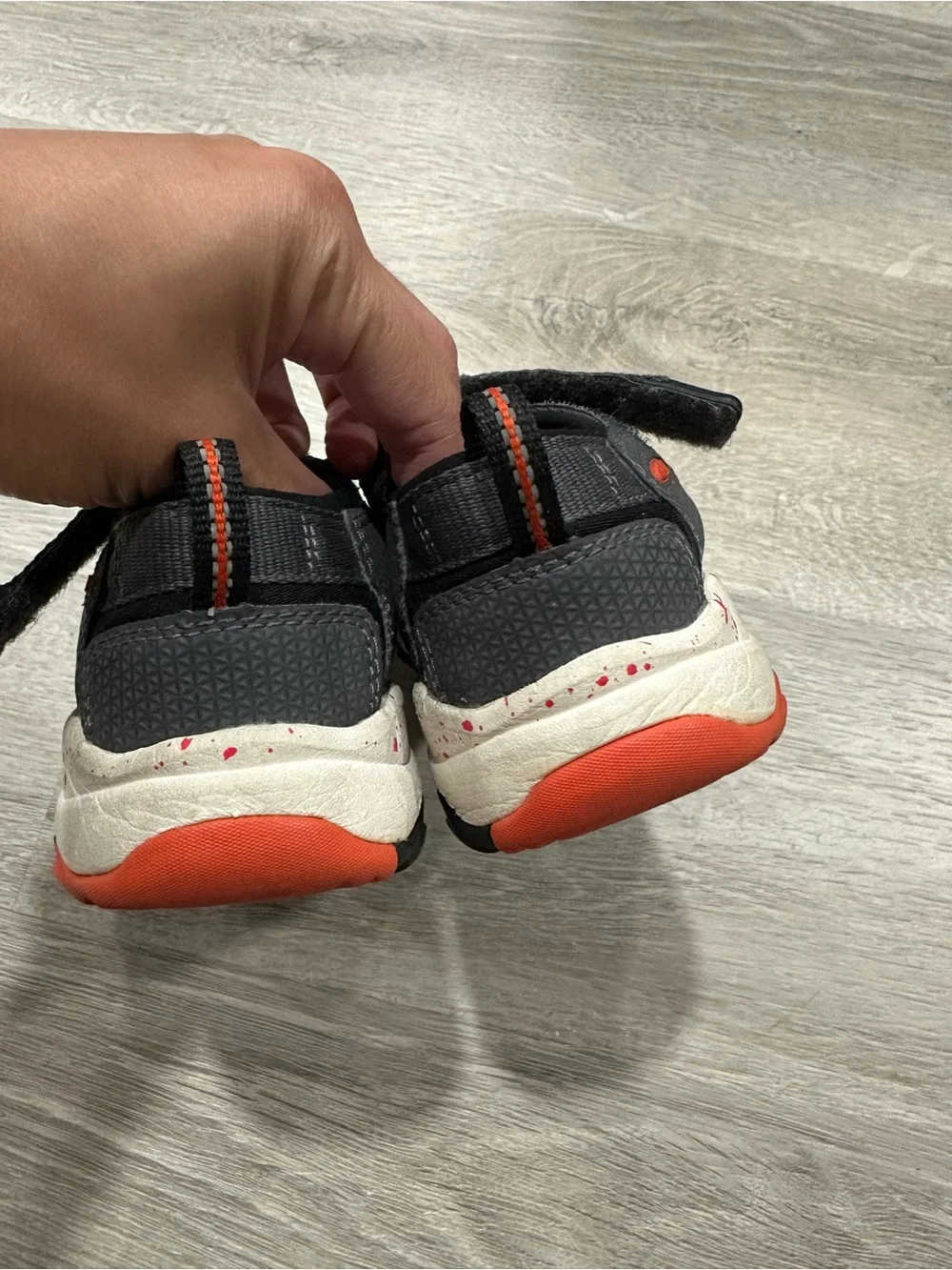 SH115 Keen Newport Neo H2 Little Kid's Sz 9 Gray Orange